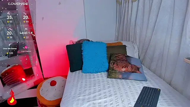 Snapshot of jenndy_lockhart chatting on 01/28/25, 02:53 jenndy lockhart online show from 01/28/25, 02:53