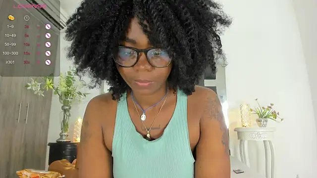 Snapshot of tanyyaa chatting on 12/28/24, 03:26 tanyyaa online show from 12/28/24, 03:26