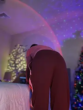 MaiseKnox online show from 12/21/24, 09:58