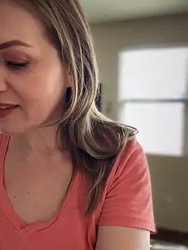 MaiseKnox online show from 01/03/25, 06:46