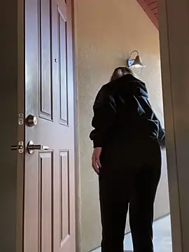 MaiseKnox online show from 02/07/25, 10:20