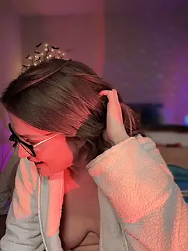 MaiseKnox online show from 02/08/25, 04:36