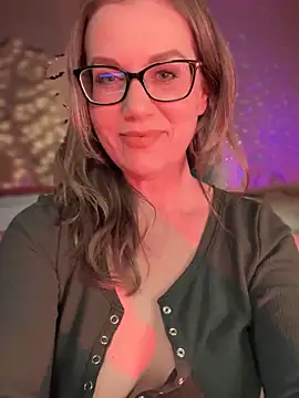 MaiseKnox online show from 03/12/25, 12:31