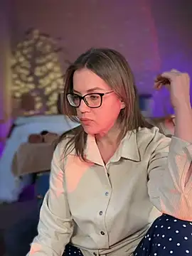 MaiseKnox online show from 03/16/25, 07:49