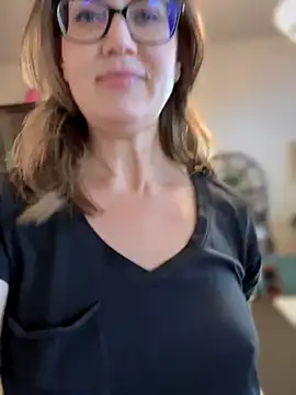 MaiseKnox online show from 09/23/25, 10:24