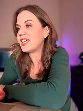 MaiseKnox online show from 09/27/25, 11:10