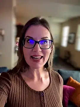 MaiseKnox online show from 11/14/25, 09:57