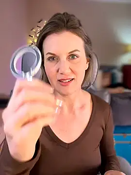 MaiseKnox online show from 04/06/26, 10:33