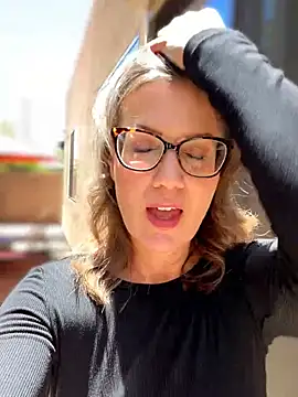 MaiseKnox online show from 04/24/26, 07:05