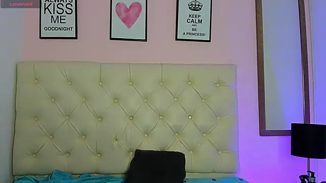 WhitneyWells online show from 02/14/26, 06:43