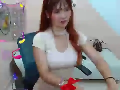Snapshot of miss_tinnymafe chatting on 09/20/25, 01:06 miss tinnymafe online show from 09/20/25, 01:06
