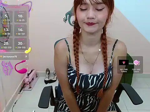 Snapshot of miss_tinnymafe chatting on 09/30/25, 09:20 miss tinnymafe online show from 09/30/25, 09:20