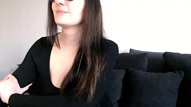 Snapshot of Alina_Lamour chatting on 07/08/26, 07:07 Alina Lamour online show from 07/08/26, 07:07