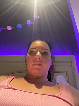 Snapshot of HotMilfMargo chatting on 02/16/25, 08:11 HotMilfMargo online show from 02/16/25, 08:11