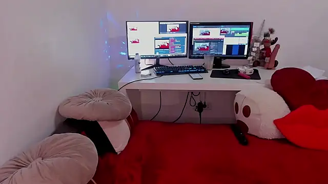 aryahunt1 online show from 01/03/25, 08:21