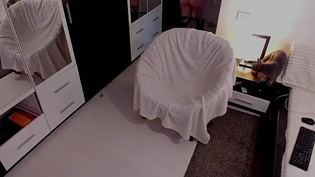 aryahunt1 online show from 02/03/26, 10:42