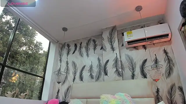 Snapshot of Vivi_prinncess chatting on 09/28/25, 10:15 Vivi prinncess online show from 09/28/25, 10:15