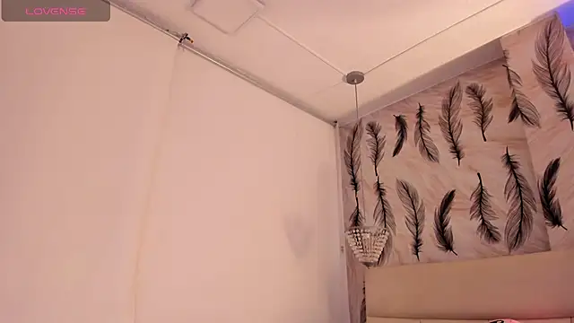 Snapshot of Vivi_prinncess chatting on 10/24/25, 10:39 Vivi prinncess online show from 10/24/25, 10:39