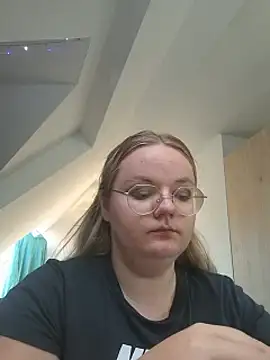 Fiona0705 online show from 09/19/25, 10:27