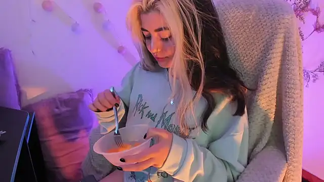 Sammysammy  online show from 12/03/24, 01:30