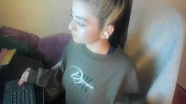 Snapshot of Sammysammy_ chatting on 06/25/26, 04:45 Sammysammy online show from 06/25/26, 04:45
