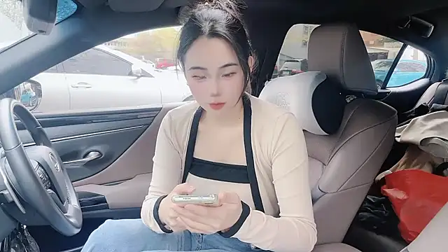 orla2021 online show from 03/18/25, 01:21