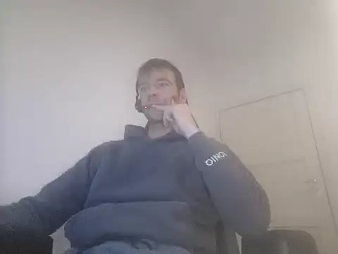 Snapshot of fit_ass_2021 chatting on 12/27/24, 07:08 fit ass 2021 online show from 12/27/24, 07:08