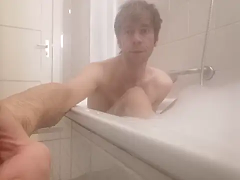 Snapshot of fit_ass_2021 chatting on 12/17/25, 05:30 fit ass 2021 online show from 12/17/25, 05:30