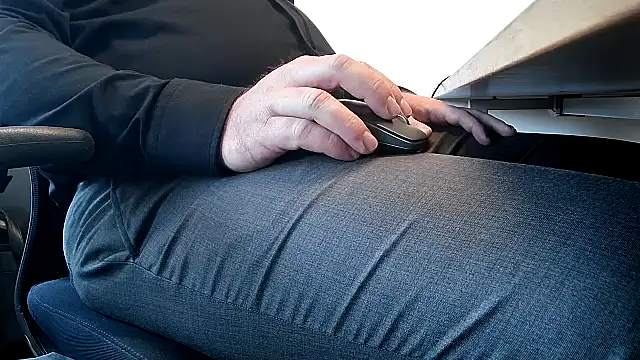 69bezfleku online show from 11/18/25, 07:57