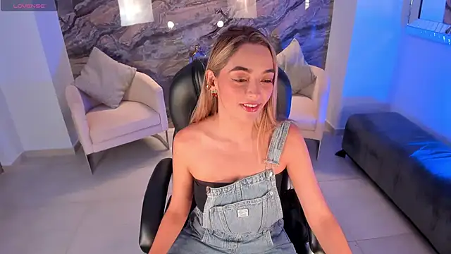 MelissaMoore  online show from 02/19/25, 12:03