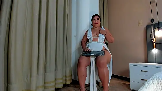 AGATHAA WHITE online show from 03/10/25, 12:04