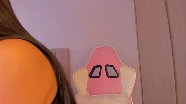 isa bunny online show from 10/26/25, 10:04