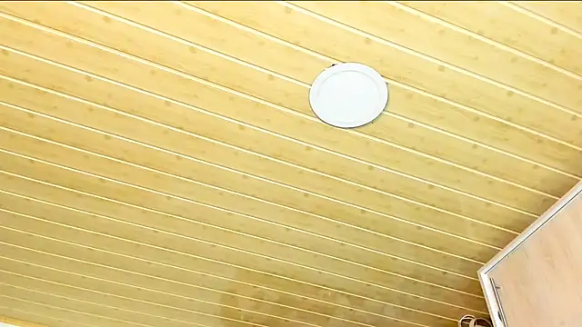 Snapshot of Carla_expit chatting on 10/24/25, 01:24 Carla expit online show from 10/24/25, 01:24