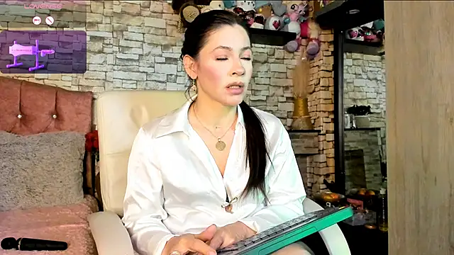 Carla expit online show from 05/07/26, 12:49