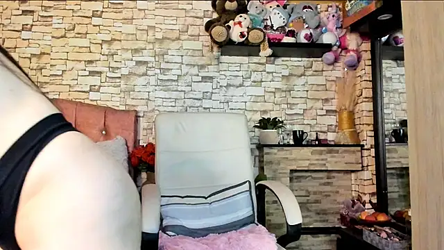 Snapshot of Carla_expit chatting on 07/02/26, 12:32 Carla expit online show from 07/02/26, 12:32
