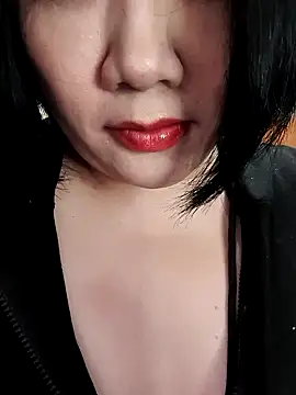 Snapshot of cindy01113520 chatting on 03/18/25, 02:04 cindy01113520 online show from 03/18/25, 02:04