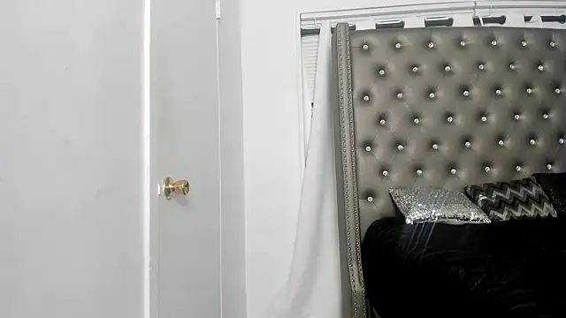 Snapshot of SashaMalone chatting on 12/04/24, 09:40 SashaMalone online show from 12/04/24, 09:40