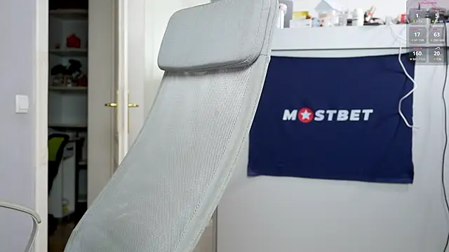 foxeslovefoxes online show from 12/08/24, 02:09