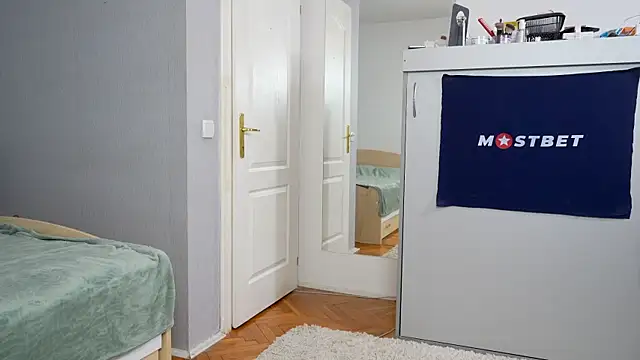 foxeslovefoxes online show from 12/15/24, 02:59