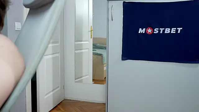 foxeslovefoxes online show from 01/06/25, 04:23