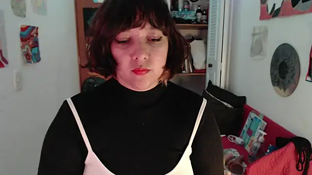 Snapshot of soynanabela28 chatting on 10/24/25, 03:58 soynanabela28 online show from 10/24/25, 03:58