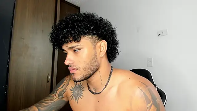 Snapshot of Alessandro_Vanni chatting on 12/10/24, 12:38 Alessandro Vanni online show from 12/10/24, 12:38