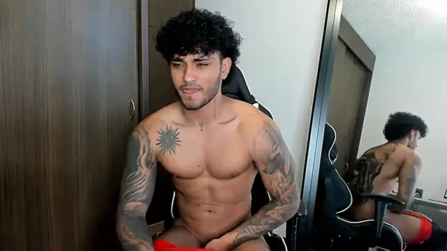 Snapshot of Alessandro_Vanni chatting on 12/21/24, 01:42 Alessandro Vanni online show from 12/21/24, 01:42