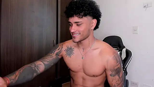 Snapshot of Alessandro_Vanni chatting on 01/29/25, 11:51 Alessandro Vanni online show from 01/29/25, 11:51