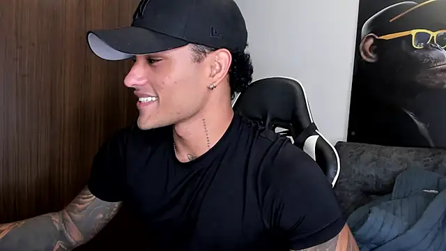 Snapshot of Alessandro_Vanni chatting on 03/19/25, 07:40 Alessandro Vanni online show from 03/19/25, 07:40