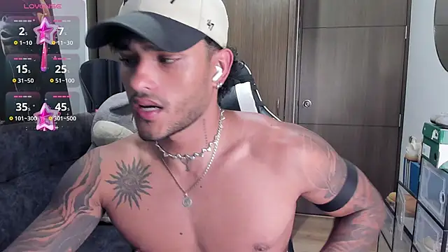 Snapshot of Alessandro_Vanni chatting on 11/09/25, 01:26 Alessandro Vanni online show from 11/09/25, 01:26