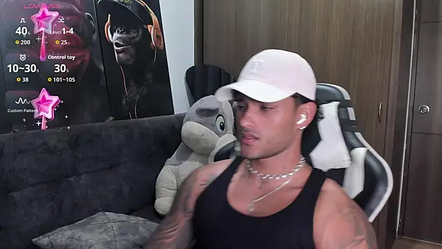 Snapshot of Alessandro_Vanni chatting on 11/11/25, 01:38 Alessandro Vanni online show from 11/11/25, 01:38