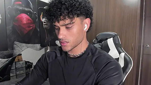 Snapshot of Alessandro_Vanni chatting on 11/25/25, 11:27 Alessandro Vanni online show from 11/25/25, 11:27