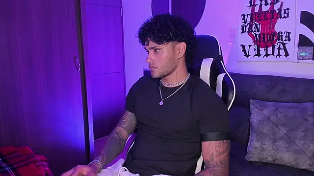 Alessandro Vanni online show from 04/24/26, 02:14