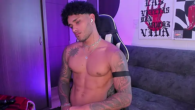 Alessandro Vanni online show from 04/26/26, 02:59